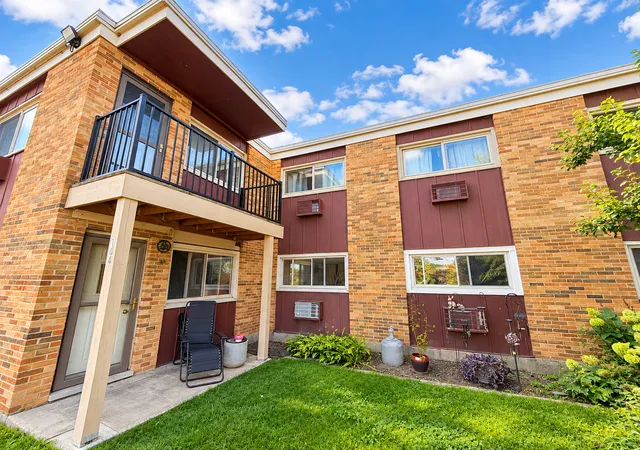 1313-rebecca-rd-104-lombard-il-60148/hzid_b03554bd