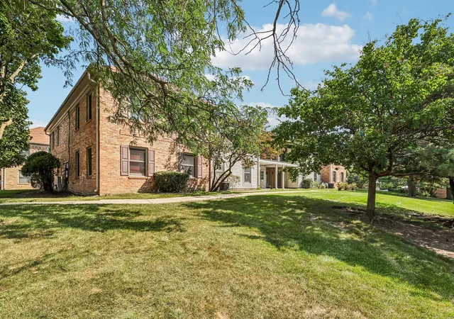 1760-bristol-walk-b-hoffman-estates-il-60169/hzid_fdec1080