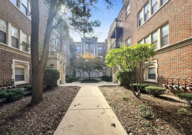 2317-e-70th-place-111w-chicago-il-60649/hzid_712ba6ab