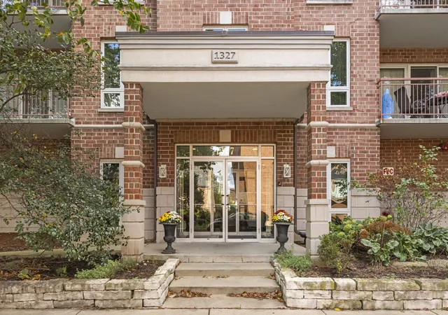 1327-e-washington-st-501-des-plaines-il-60016/hzid_5a4a9e03