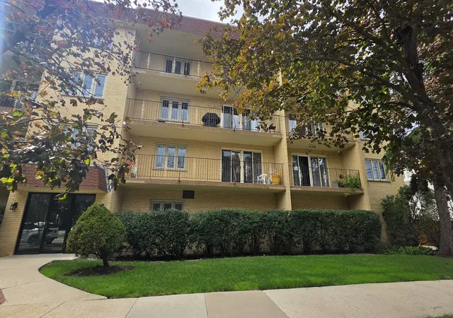 6300-w-montrose-ave-205-chicago-il-60634/hzid_194e2f10
