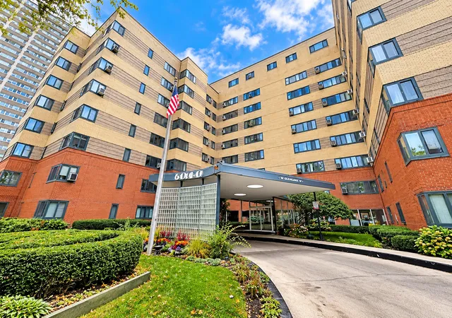 5056-n-marine-dr-1c-chicago-il-60640/hzid_7e8d8a24