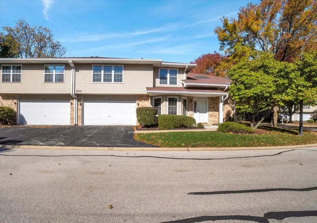 920-elderberry-cir-104-naperville-il-60563/hzid_808698b5