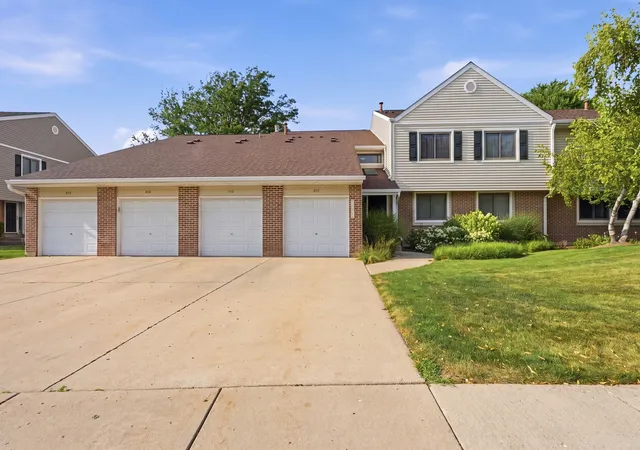 938-hidden-lake-dr-938-buffalo-grove-il-60089/hzid_bed01478
