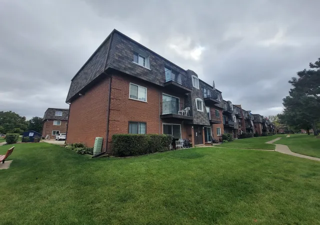 9368-bay-colony-dr-3n-des-plaines-il-60016/hzid_071cb45a