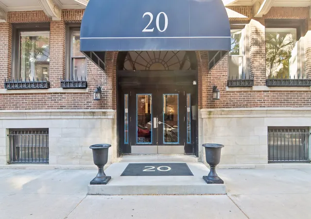 20-e-goethe-st-205-chicago-il-60610/hzid_6d72eb1c