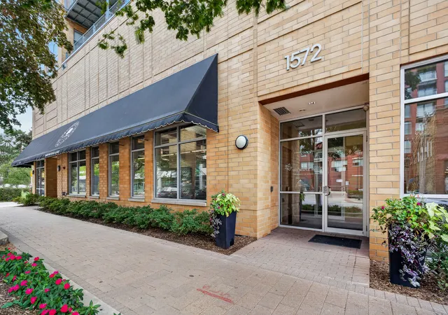 1572-maple-ave-406-evanston-il-60201/hzid_69ffe6e4