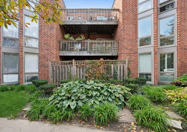 2036-n-larrabee-st-8202-chicago-il-60614/hzid_e70bcdb5