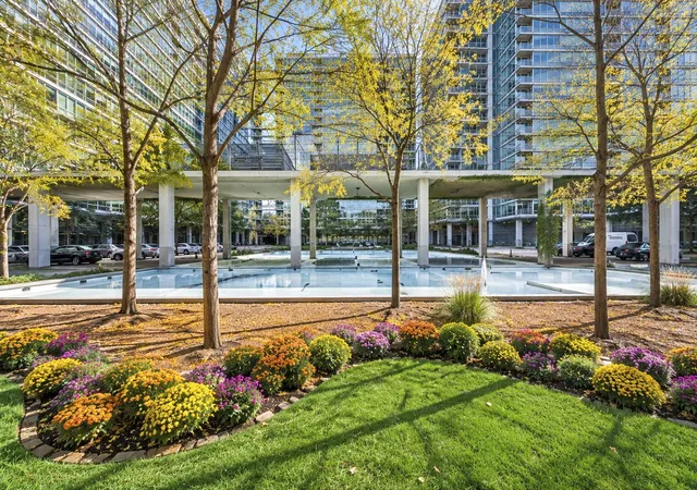 9715-woods-dr-1804-skokie-il-60077/hzid_df2bb9df