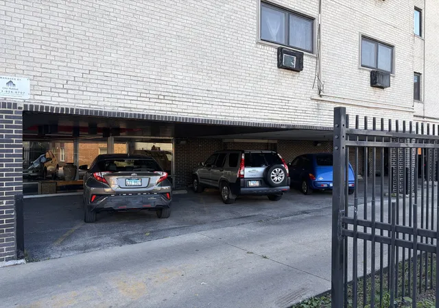 7540-n-ridge-blvd-5a-chicago-il-60645/hzid_2d3d081e