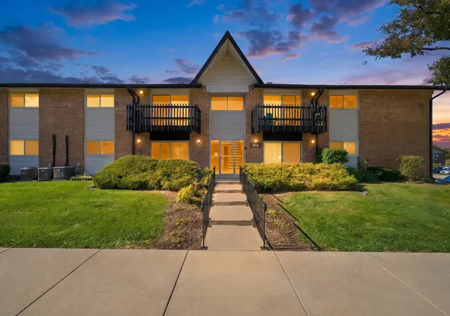 19a-kingery-quarter-204-willowbrook-il-60527/hzid_11bf0686
