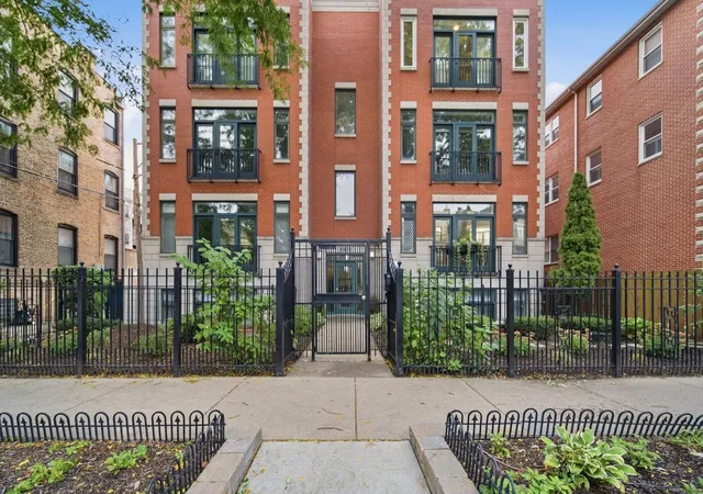 3939-n-greenview-ave-gn-chicago-il-60613/hzid_5e09294b