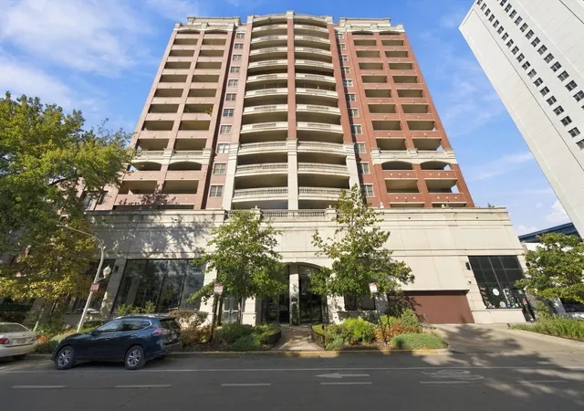 828-w-grace-st-1206-chicago-il-60613/hzid_ced5e63f