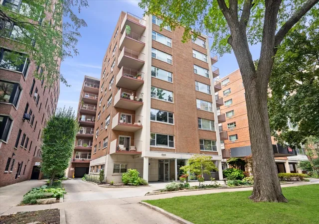 1508-hinman-ave-6c-evanston-il-60201/hzid_6f65b93b
