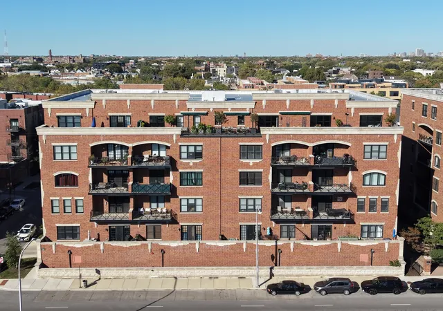 2801-n-oakley-ave-206-chicago-il-60618/hzid_9eeaa136