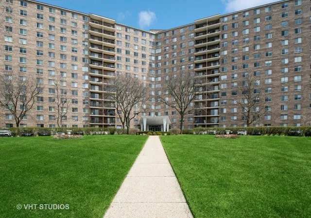 7141 N Kedzie Ave