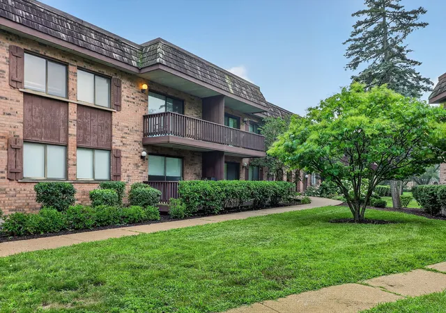 8000-woodglen-ln-110-downers-grove-il-60516/hzid_930cd15f
