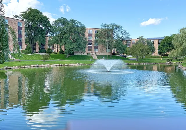 502-w-huntington-cmns-rd-438-mount-prospect-il-60056/hzid_fa8bd36d