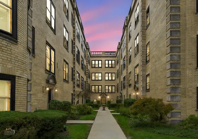 2540-n-kedzie-blvd-308-chicago-il-60647/hzid_9538ec6e