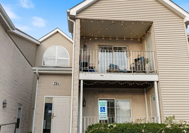 724-n-gary-ave-205-carol-stream-il-60188/hzid_5ee83111