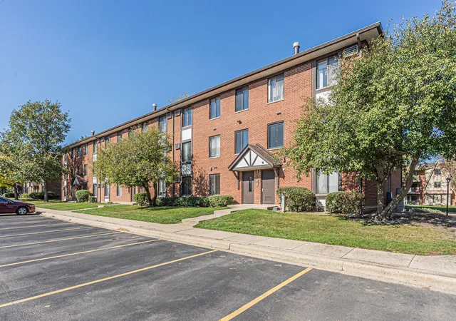 7-timber-ln-2-vernon-hills-il-60061/hzid_acd7a2be