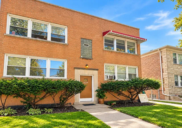 2823-w-balmoral-st-2w-chicago-il-60625/hzid_4102a2d1