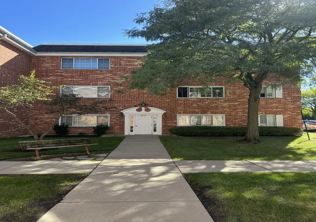 6882-w-touhy-ave-b-niles-il-60714/hzid_2ea6fd30