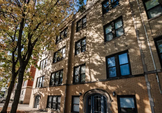 4014-n-spaulding-ave-gdn-chicago-il-60618/hzid_1dc8240b