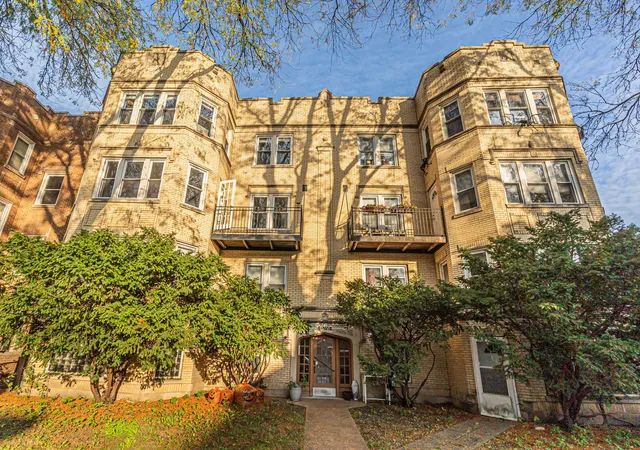 6327-n-rockwell-ave-2n-chicago-il-60659/hzid_4518b3fe