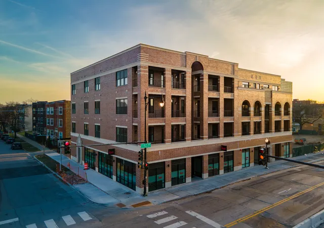 4706-s-st-lawrence-ave-2e-chicago-il-60615/hzid_3b5791f8