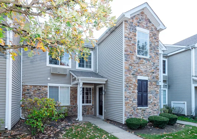 427-silverstone-dr-427-carpentersville-il-60110/hzid_e315558a