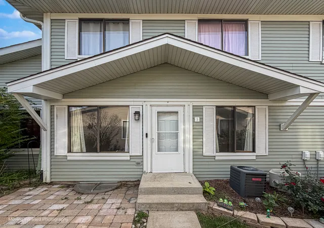 2s771-winchester-cir-e-3-warrenville-il-60555/hzid_5e01cc22