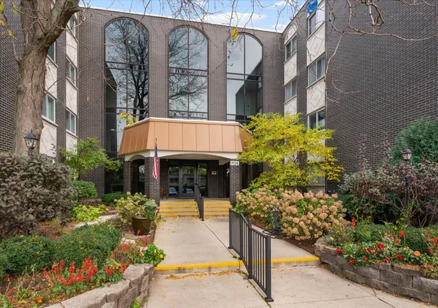 9529-bronx-pl-218-skokie-il-60077/hzid_d51419f6