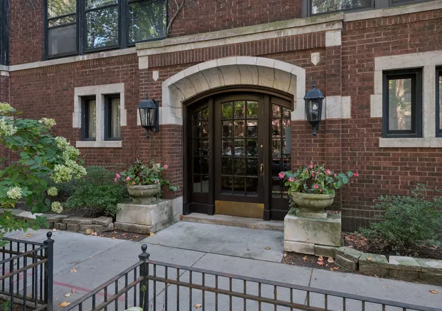 705-w-buena-ave-2b-chicago-il-60613/hzid_974a6ce7