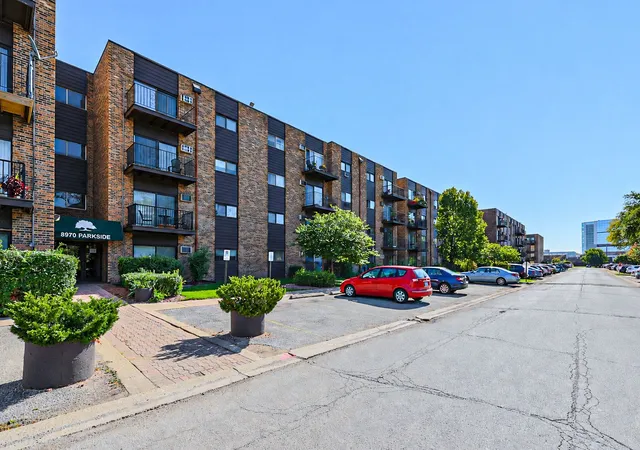 8970-n-parkside-ave-106-des-plaines-il-60016/hzid_beb98ecb