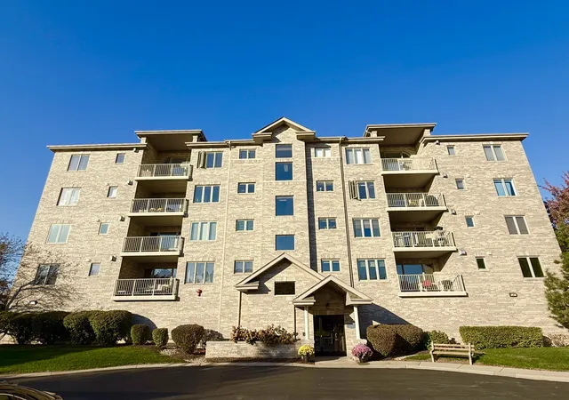 11131-waters-edge-dr-4b-orland-park-il-60467/hzid_e9e84c9e