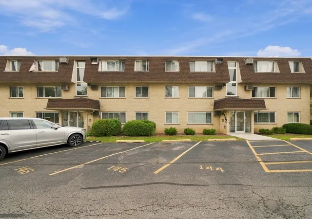 8812-briar-ct-2d-des-plaines-il-60016/hzid_4a8e5ca9