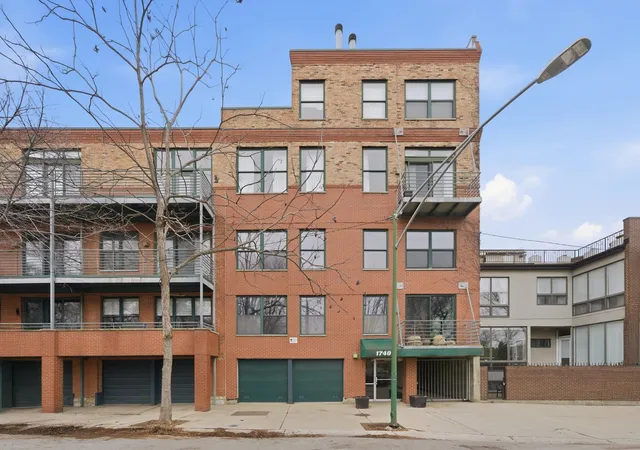 1740-n-marshfield-ave-8-chicago-il-60622/hzid_0eb73def
