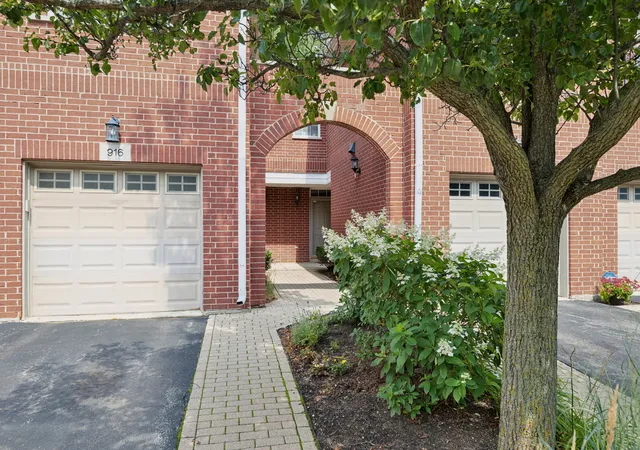916-enfield-dr-5-a2-northbrook-il-60062/hzid_5ecb8412