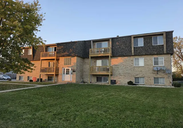 2390-bicentennial-ave-6-crest-hill-il-60403/hzid_ba1c1639