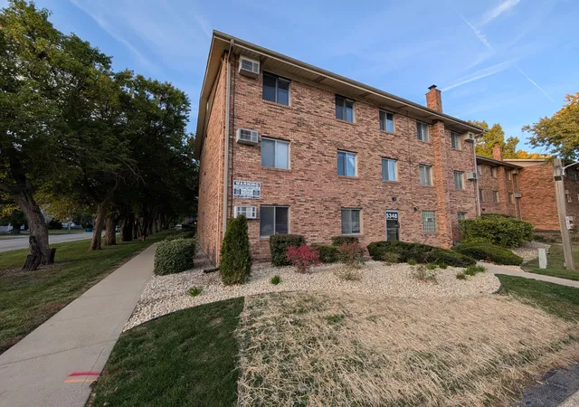 5348-waterbury-dr-1905-crestwood-il-60418/hzid_70ab04b4