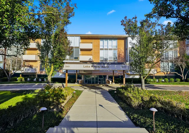 1301-n-western-ave-221-lake-forest-il-60045/hzid_219b3f53