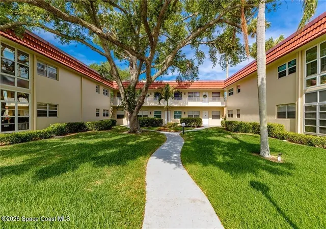 17-vista-palm-ln-201-vero-beach-fl-32962/hzid_8ec48848