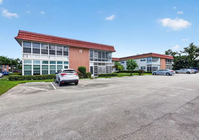 19-pine-arbor-ln-107-vero-beach-fl-32962/hzid_f4d0bfdd