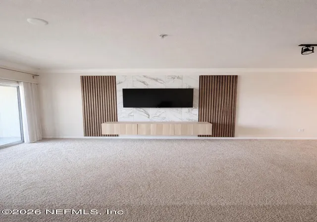 8290-gate-pkwy-w-141-jacksonville-fl-32216/hzid_de601ec4
