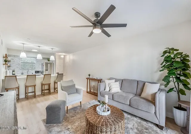 22-comares-ave-5b-st-augustine-fl-32080/hzid_3b9874e5
