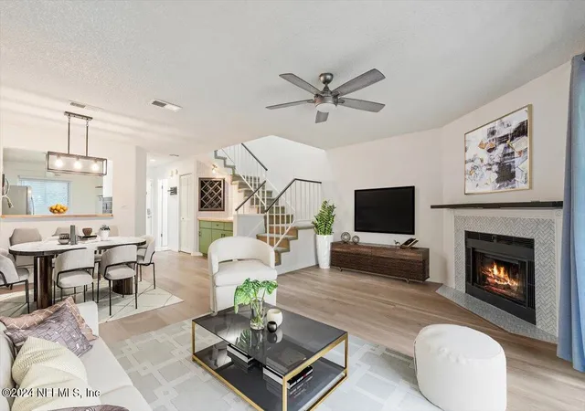 7701-baymeadows-cir-w-1124-jacksonville-fl-32256/hzid_38050bfa