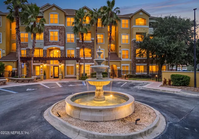 8539-gate-pkwy-w-9328-jacksonville-fl-32216/hzid_a0ba8b28