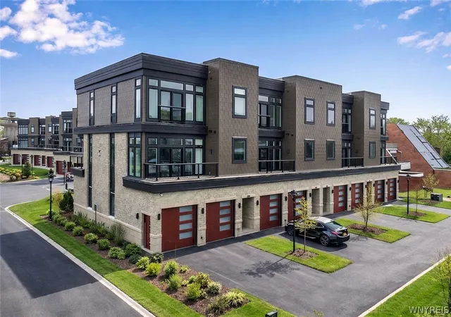 244-lakefront-blvd-buffalo-ny-14202/hzid_f1882f12