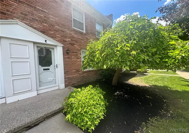 40-hamlin-sq-amherst-ny-14221/hzid_c7b8a6e8